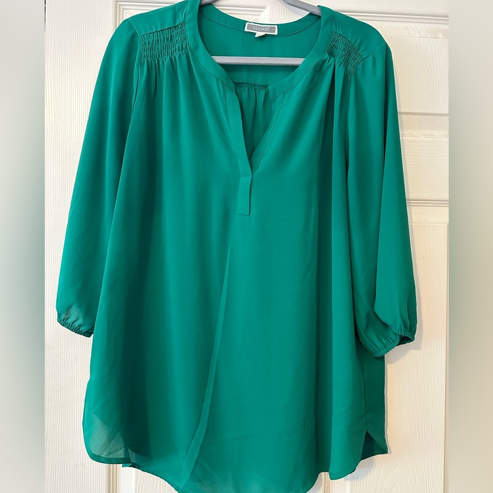 Pleione Green Smocked 3/4 Sleeve Blouse